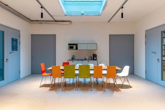 Aufenthaltraum West Ost tonRaum 